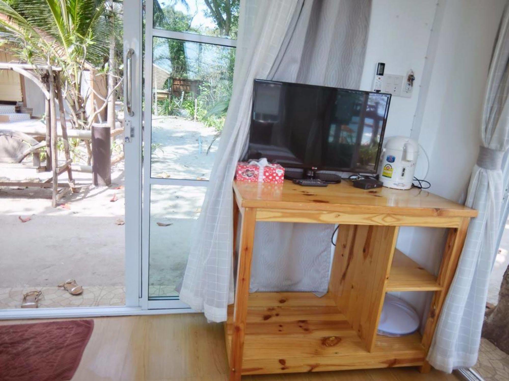 Thipsamed Resort Koh Samet Bagian luar foto