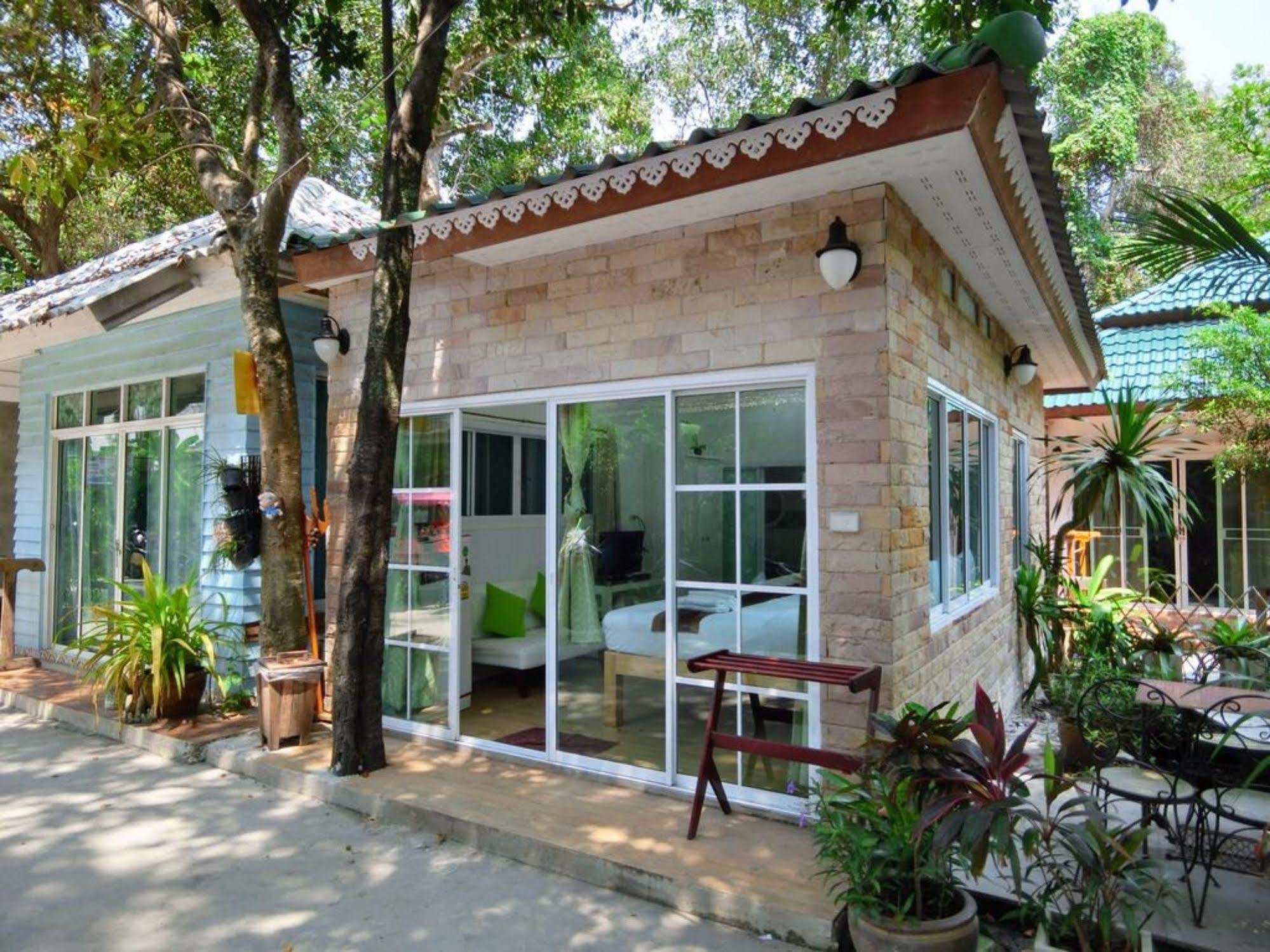 Thipsamed Resort Koh Samet Bagian luar foto