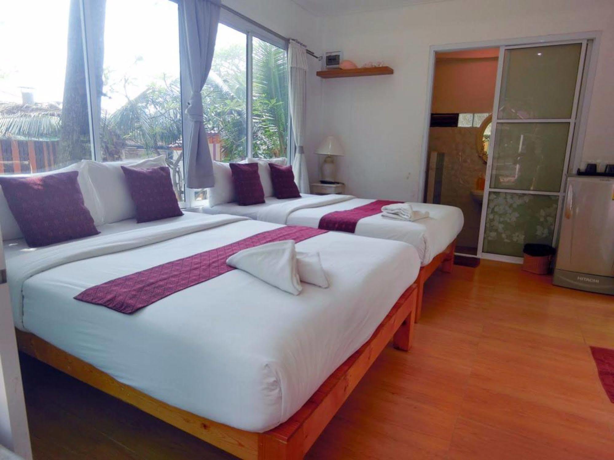 Thipsamed Resort Koh Samet Bagian luar foto